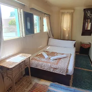 Moon Boat Botel Luxor